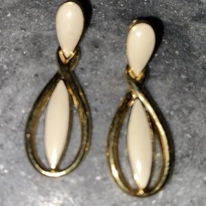 Signed TRIFARI Vintage Dangle Pierced Earrings  Cream Enamel Gold Tone